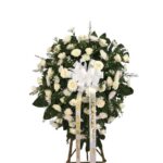 corona-funebre-blanca-clasica-con-rosas-y-crisantemos